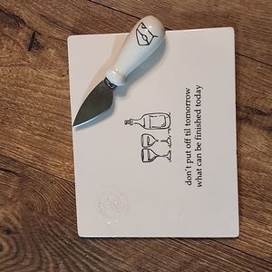 Tommy Bahama ceramic cheese plate and knife